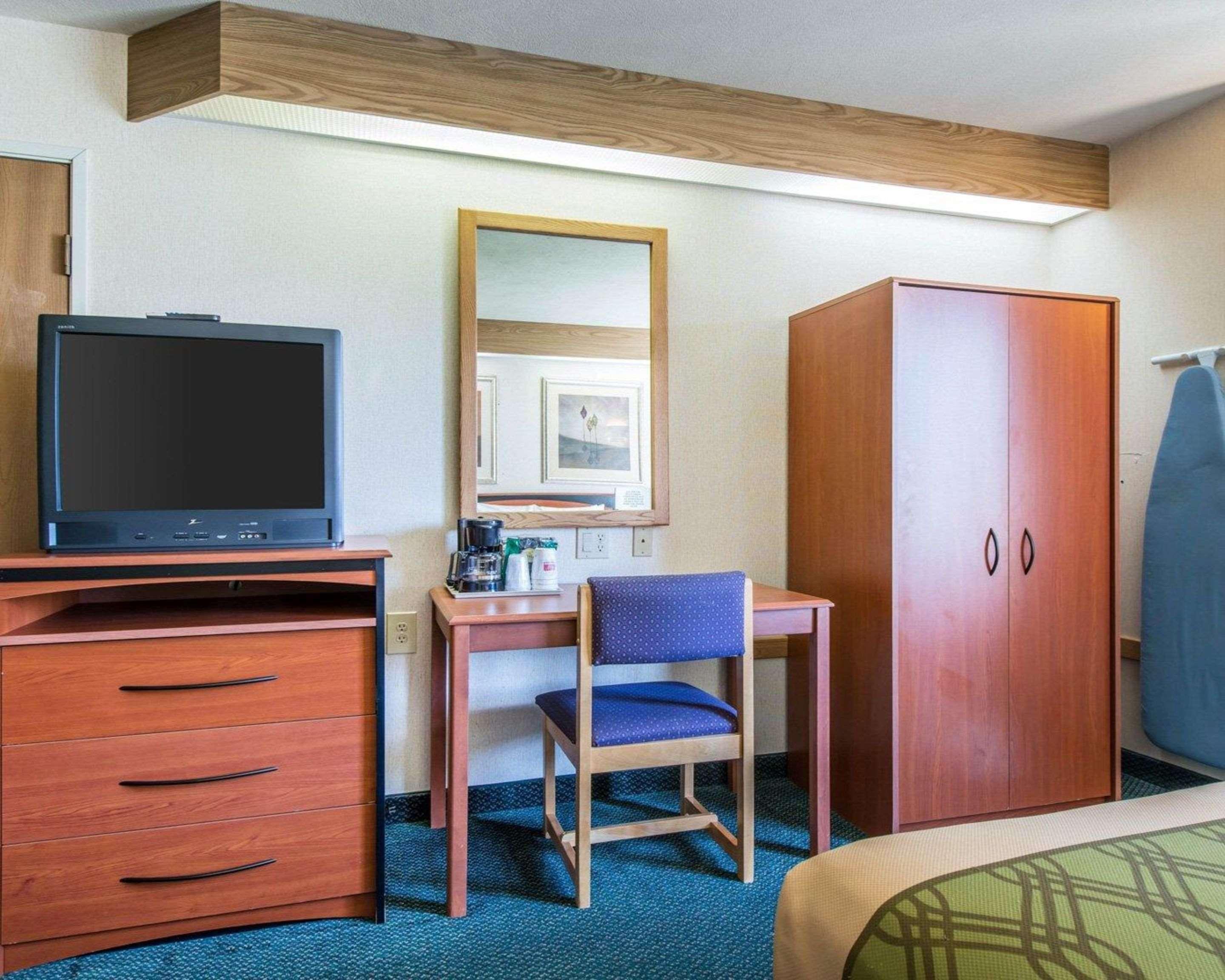 Econo Lodge North Academy Колорадо-Спрингс Экстерьер фото