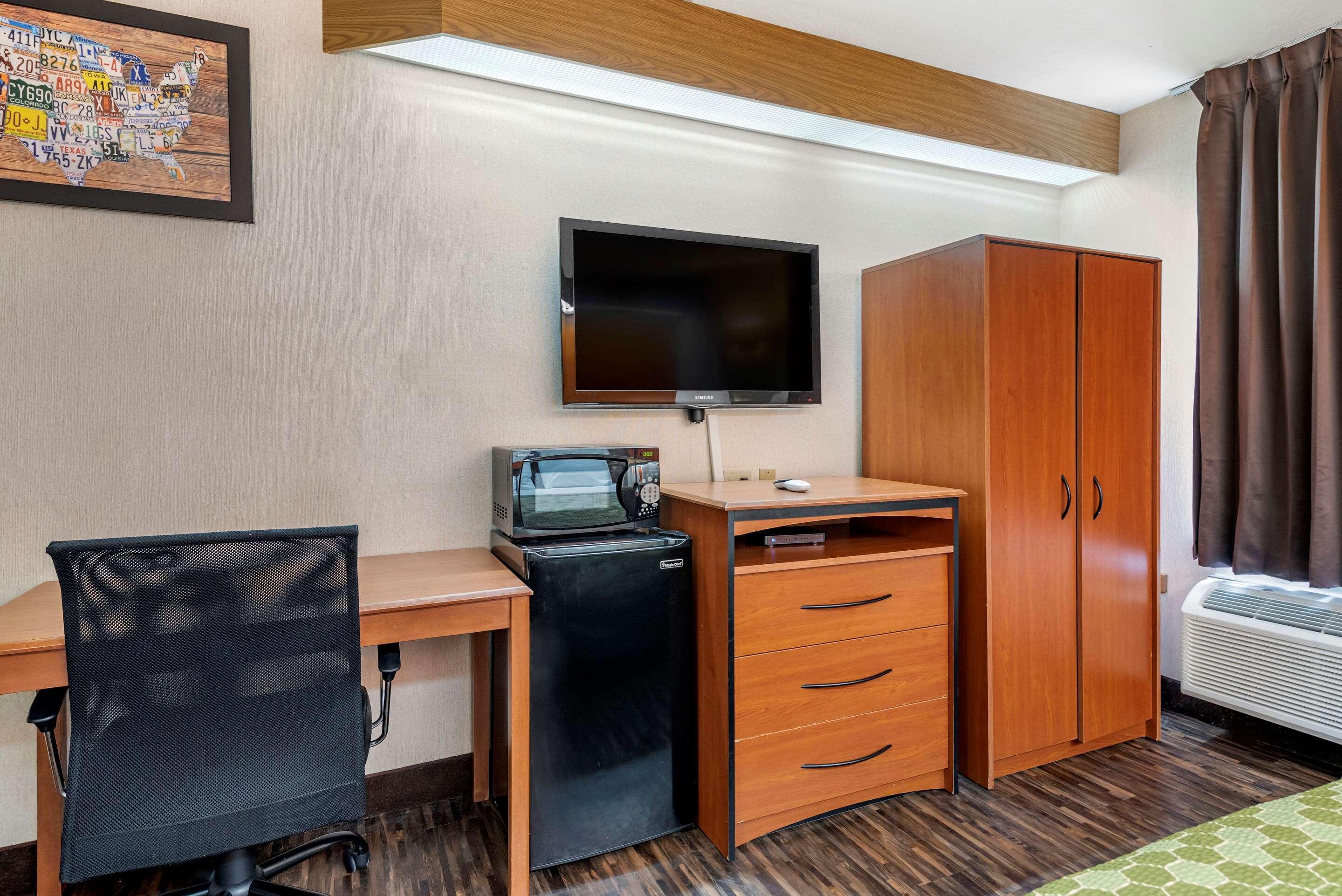 Econo Lodge North Academy Колорадо-Спрингс Экстерьер фото