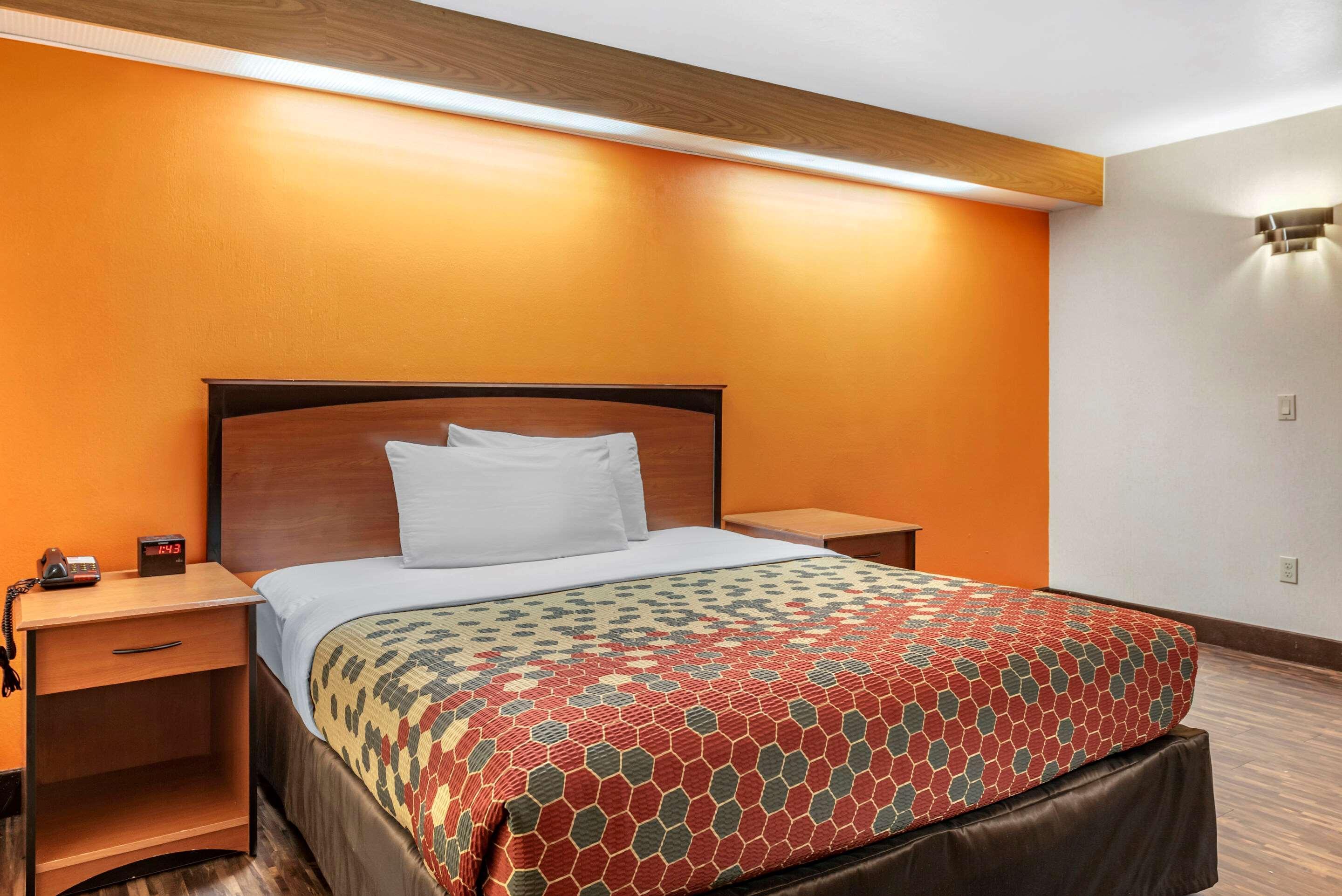 Econo Lodge North Academy Колорадо-Спрингс Экстерьер фото