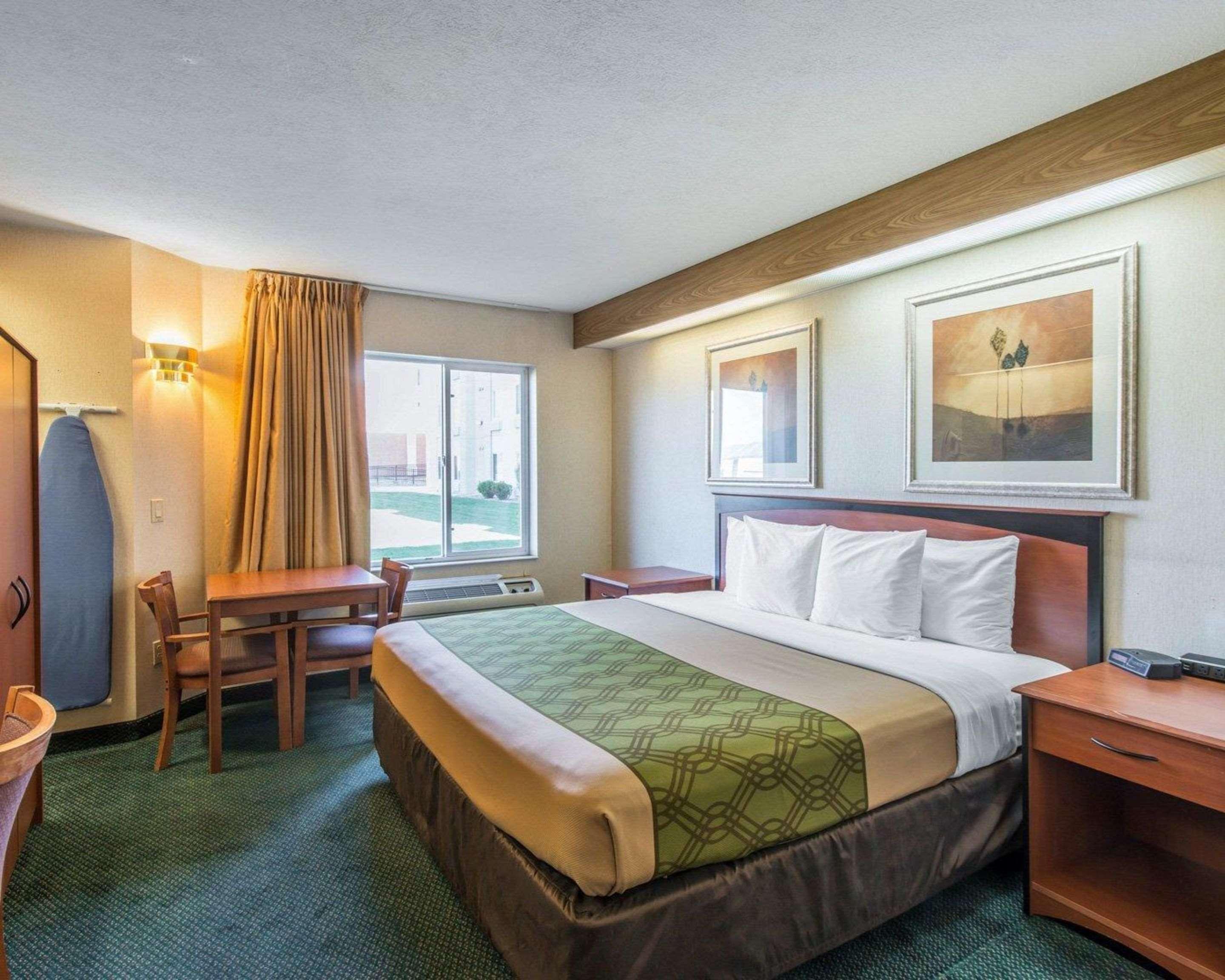 Econo Lodge North Academy Колорадо-Спрингс Экстерьер фото