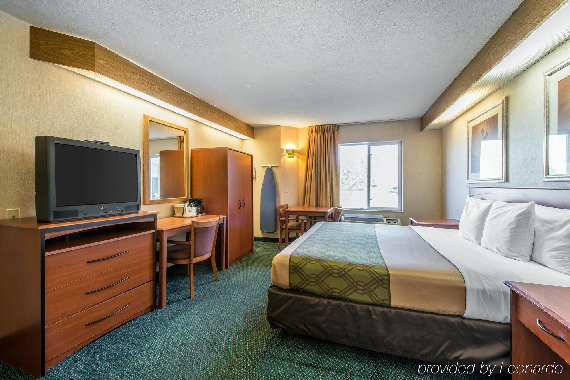 Econo Lodge North Academy Колорадо-Спрингс Экстерьер фото
