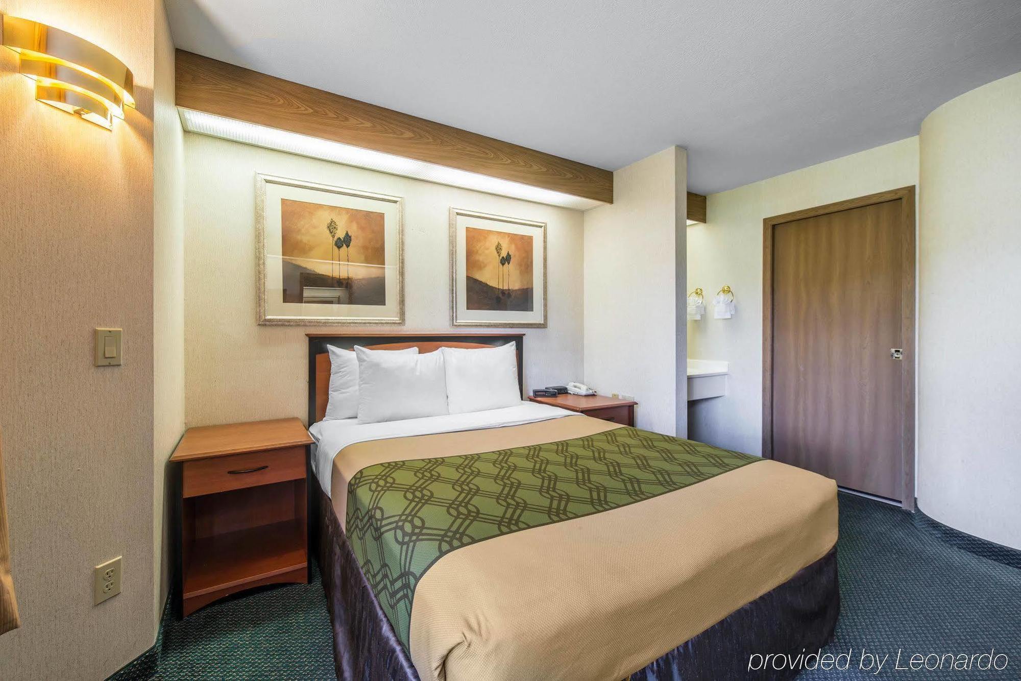 Econo Lodge North Academy Колорадо-Спрингс Экстерьер фото